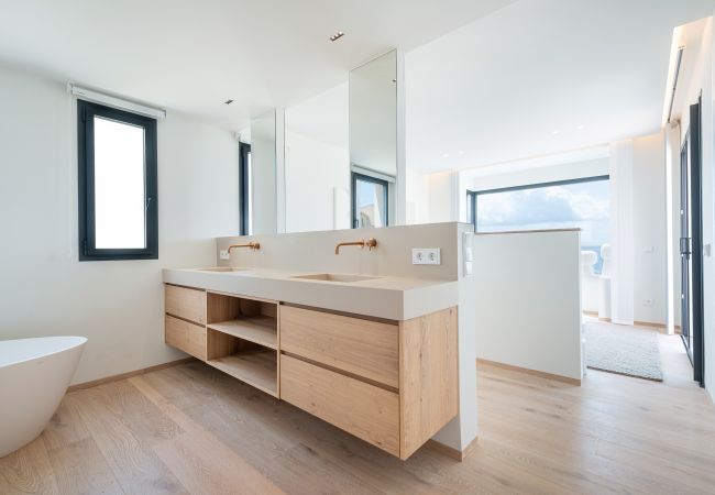 Villa in Alcúdia - 4021 CHALET NUEVA CONSTRUCCIÓN PRIMERA LINEA Villa in Alcúdia - 4021 CHALET NUEVA CONSTRUCCIÓN PRIMERA LINEA