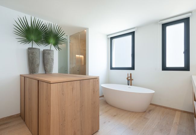 Villa in Alcúdia - 4021 CHALET NUEVA CONSTRUCCIÓN PRIMERA LINEA Villa in Alcúdia - 4021 CHALET NUEVA CONSTRUCCIÓN PRIMERA LINEA